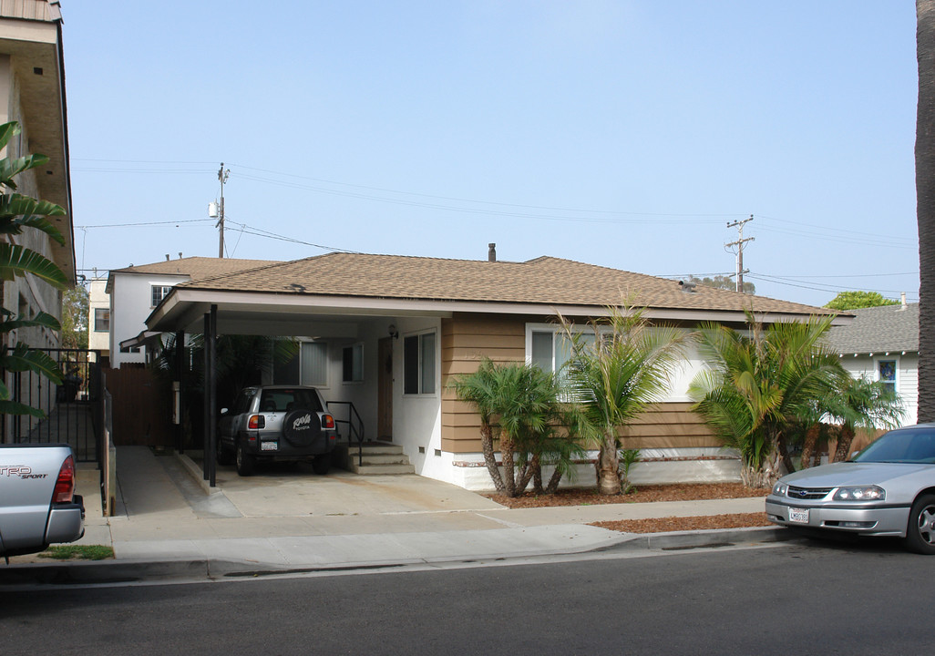 139 10th St in Seal Beach, CA - Foto de edificio