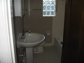 6361 Aspen Way, Unit 1 in Cincinnati, OH - Building Photo - Building Photo