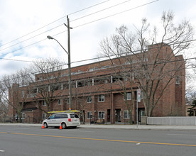 Birch Cliff Co-op in Toronto, ON - Building Photo - Building Photo