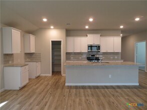 554 Blue Stem Rd in New Braunfels, TX - Building Photo - Building Photo