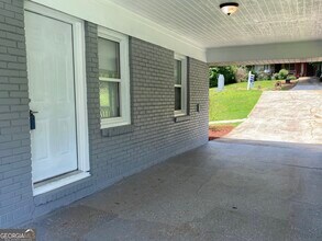 2107 Garden Cir in Decatur, GA - Foto de edificio - Building Photo