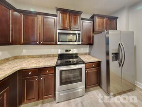 11938 Quail Dr in Hampton, GA - Foto de edificio - Building Photo