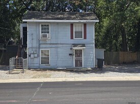 4358 N Foster Dr in Baton Rouge, LA - Building Photo