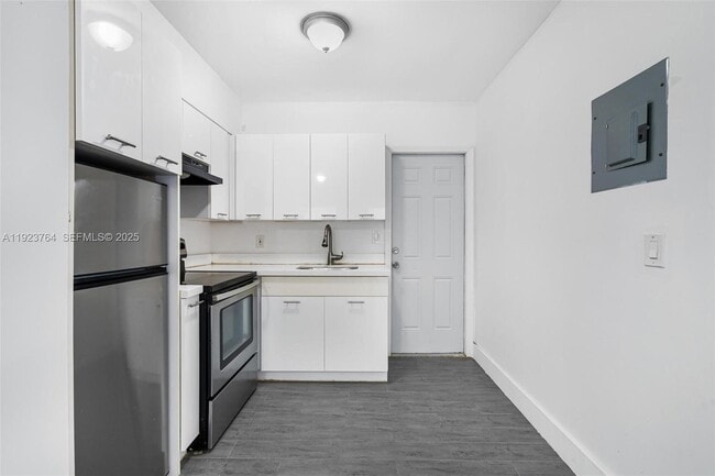 730 NE 128th St in North Miami, FL - Foto de edificio - Building Photo