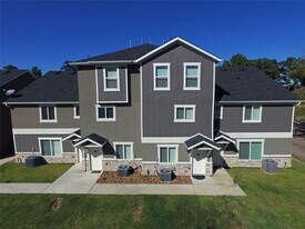 10535 Mills Rd in Houston, TX - Building Photo