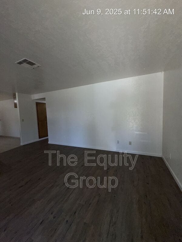 4623 W Cypress Ave in Visalia, CA - Building Photo - Building Photo