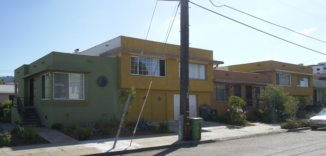 3078 Capp St in Oakland, CA - Foto de edificio - Building Photo