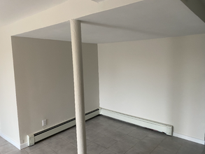 71 Halley St-Unit -Basement in Yonkers, NY - Building Photo - Building Photo