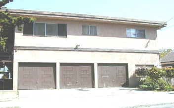 2800 Viola St in Oakland, CA - Building Photo - Building Photo