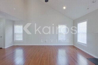 135 Hillandale Rd in Spring Lake, NC - Foto de edificio - Building Photo