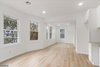 813 S 12th St in Newark, NJ - Building Photo - Building Photo