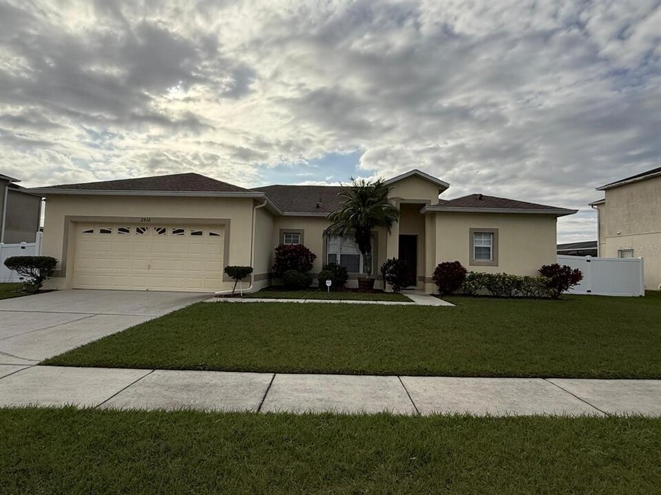 2512 Calla Lily Cove in Kissimmee, FL - Building Photo