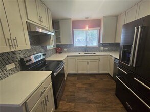 1608 Sweetbriar Ave in Austin, TX - Building Photo - Building Photo