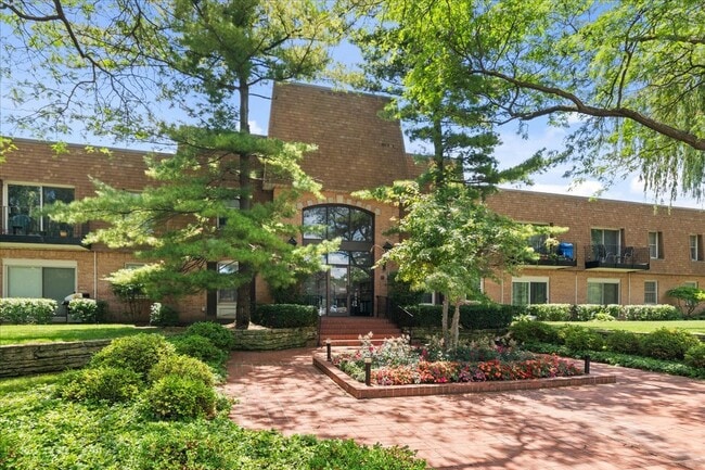 property at 1220 Park Ave W