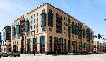 39 S Los Robles Ave, Unit 4009 in Pasadena, CA - Building Photo