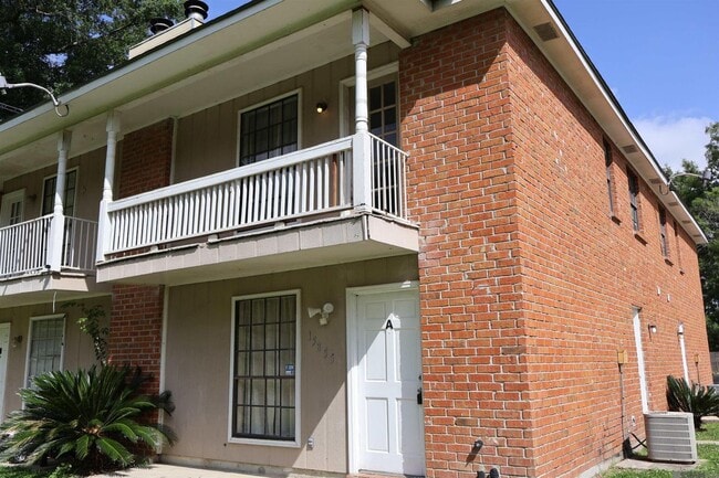 15855 Sunderland Ave in Baton Rouge, LA - Building Photo - Building Photo