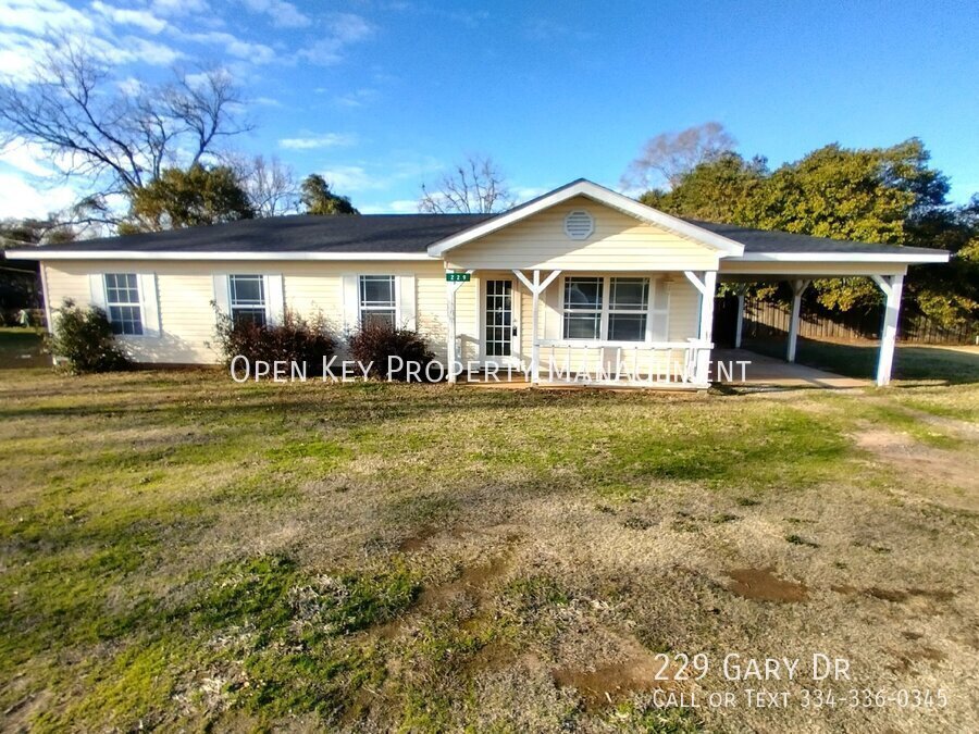 229 Gary Dr in Midland City, AL - Building Photo