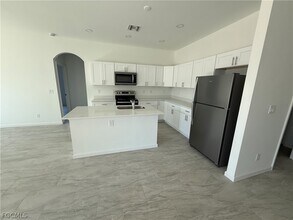 3005 31st St W in Lehigh Acres, FL - Building Photo - Building Photo