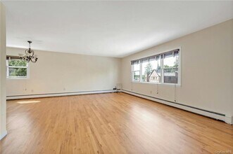 126 Fisher Ave, Unit 2 in Eastchester, NY - Building Photo - Building Photo