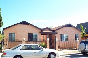 1444 E 16th St in Long Beach, CA - Building Photo