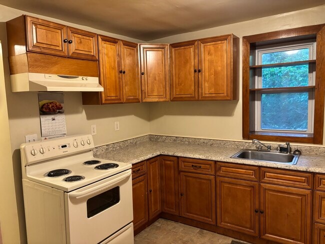 41 Lincoln Ave, Unit 1