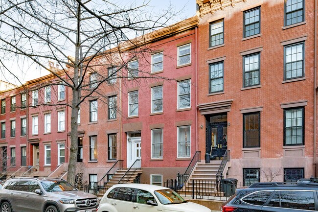 Estate Of Louise Imparato in Brooklyn, NY - Foto de edificio - Building Photo