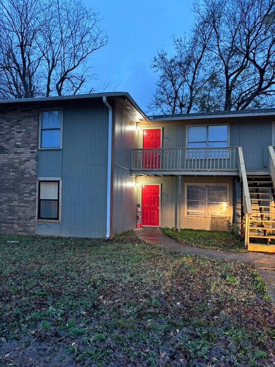 641 N Betty Jo Dr in Fayetteville, AR - Building Photo