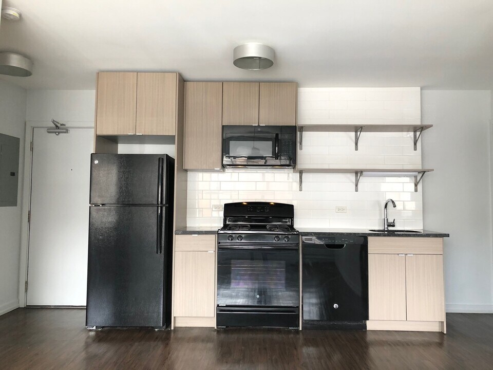 6134 N Kenmore Ave-Unit -209 in Chicago, IL - Foto de edificio