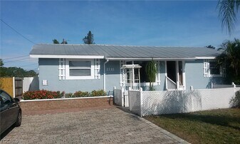 2181 Brandon St in Ft. Myers, FL - Building Photo