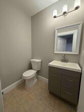 5641 N Warnock St in Philadelphia, PA - Building Photo - Building Photo