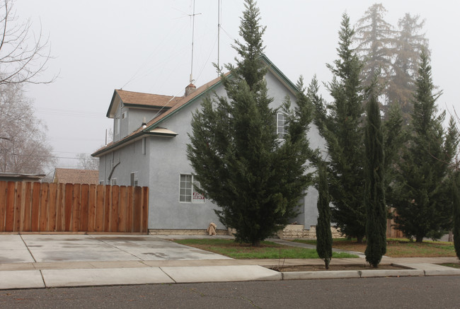 301 N Orange St in Turlock, CA - Building Photo - Building Photo