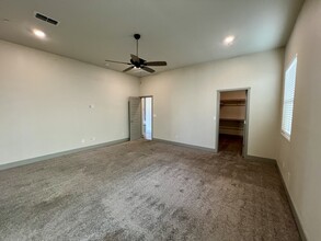 5907 Ocean Jasper Drive in Bakersfield, CA - Building Photo - Building Photo