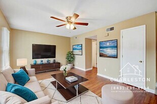 2318 Applebee Way in Charleston, SC - Building Photo