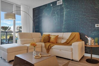 2602 E Hallandale Beach Blvd in Hallandale Beach, FL - Building Photo - Building Photo