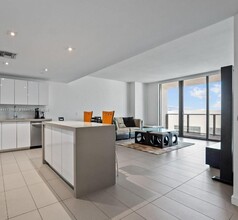 1600 NE 1st Ave, Unit 3217 in Miami, FL - Building Photo - Building Photo