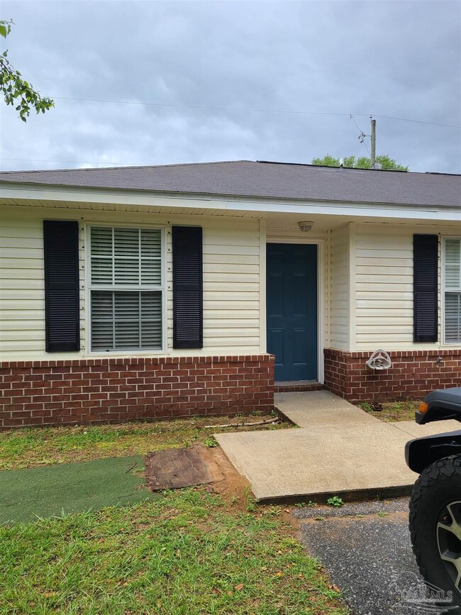 property at 1421 N 61st Ave