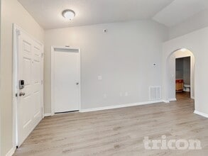13822 Gentle Woods Ave in Riverview, FL - Foto de edificio - Building Photo