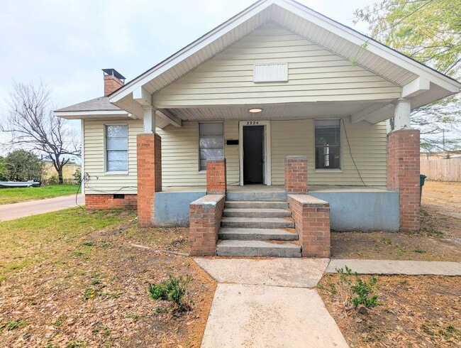 2224 Magnolia St in Texarkana, TX - Building Photo - Building Photo