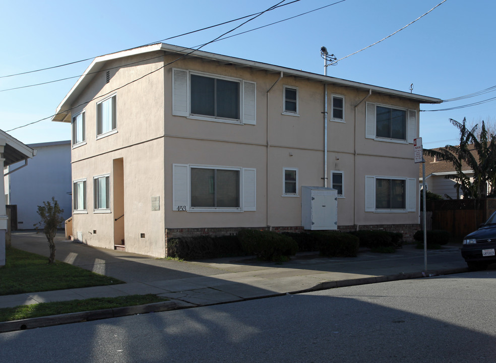 453 Angus Ave in San Bruno, CA - Foto de edificio