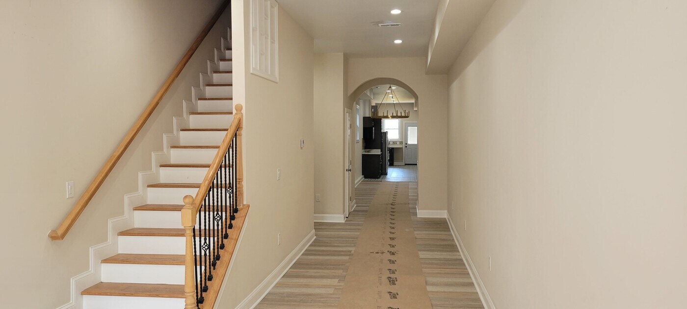 919 Stiles St, Unit Luxury Front Suite in Baltimore, MD - Building Photo
