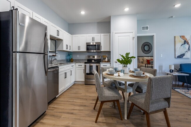 West Shire Village in Ocala, FL - Foto de edificio - Interior Photo