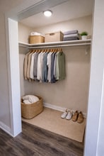 Flint 301 S Kenmore LLC in Los Angeles, CA - Building Photo - Interior Photo