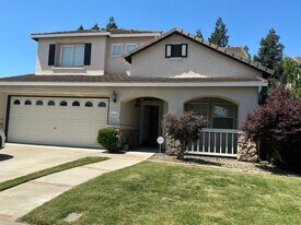 2023 Lauritson Ln in Manteca, CA - Building Photo