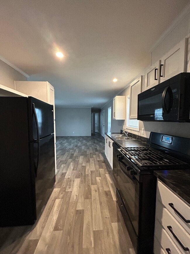 2366 Harbor Dr in Fenton, MI - Foto de edificio - Building Photo