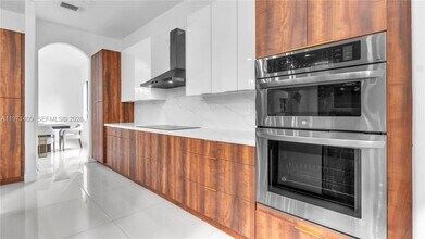 7803 SW 194th Terrace in Cutler Bay, FL - Building Photo - Building Photo