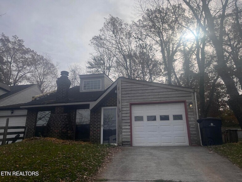 7666 Chatham Cir NW in Knoxville, TN - Building Photo