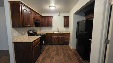 3240 SW 51st St in Oklahoma City, OK - Building Photo - Building Photo