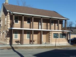 90 Sullivan St in Wurtsboro, NY - Building Photo