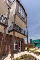 540 W Erwin St in Tyler, TX - Building Photo