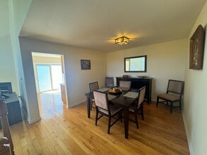 86 Racquet Rd in Wall Township, NJ - Foto de edificio - Building Photo